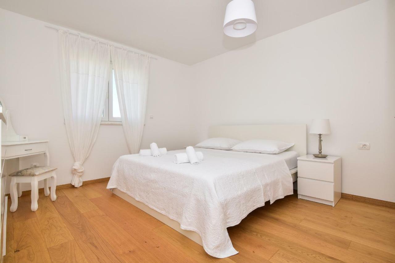 Apartment Ricca Seaview Makarska Dış mekan fotoğraf